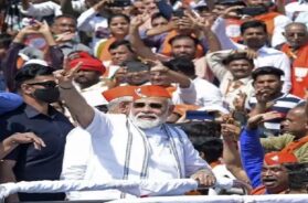 Modi, road show
